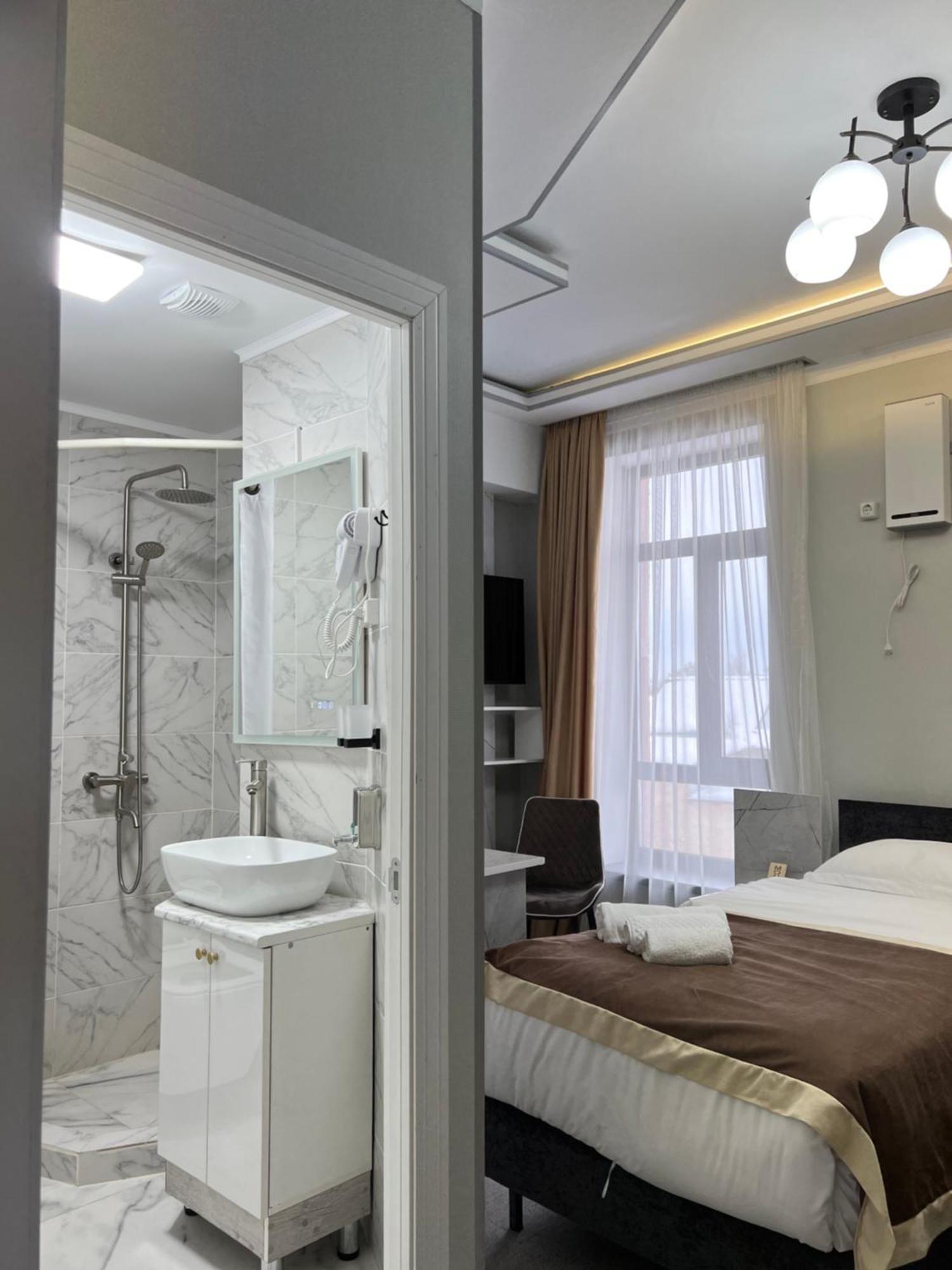 Mongu Hotel Каракол Екстер'єр фото